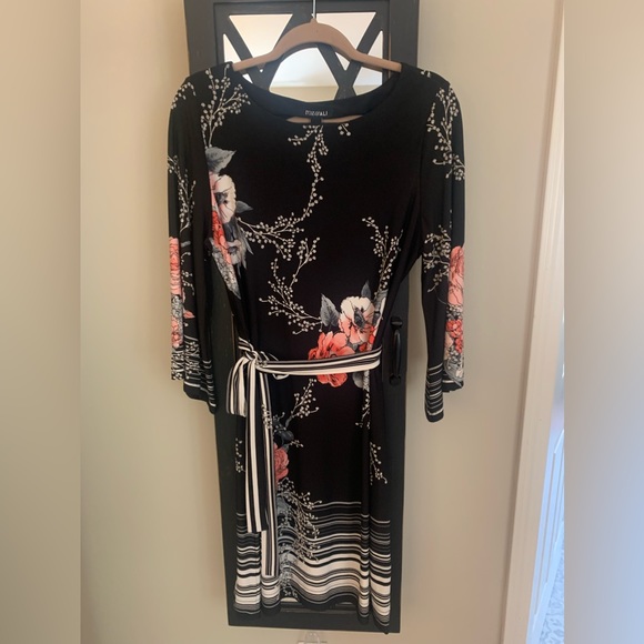 Floral print, dolman sleeve dress - Picture 2 of 3